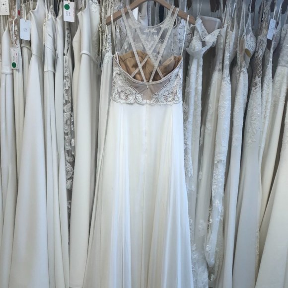 Ivory/nude, sequins and beading, floral lace - Picture 4 of 6